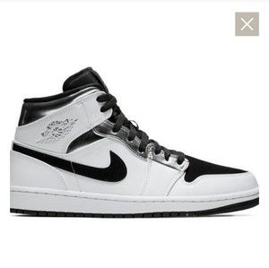 Meet your Posher, Derrick